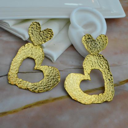 Heart earrings with hammered texture - Saida Fashion 