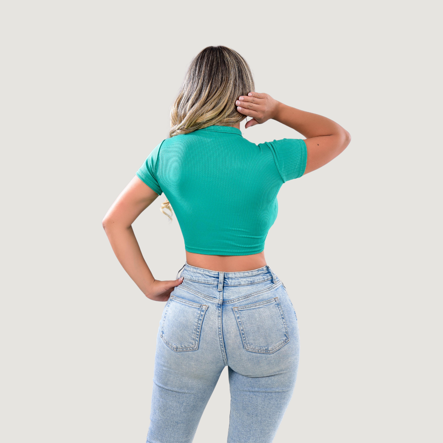 Cómoda camiseta tipo polo acanalada