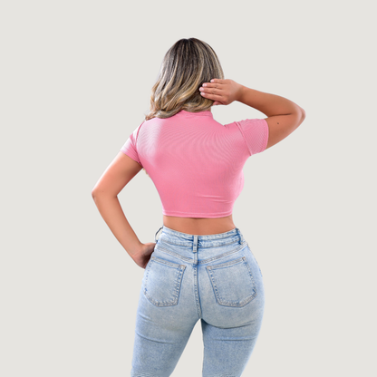 Cómoda camiseta tipo polo acanalada