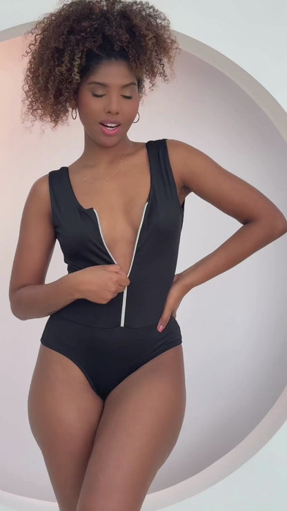 Body de entrenamiento con escote con cremallera