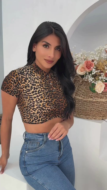 Cómoda camiseta tipo polo acanalada